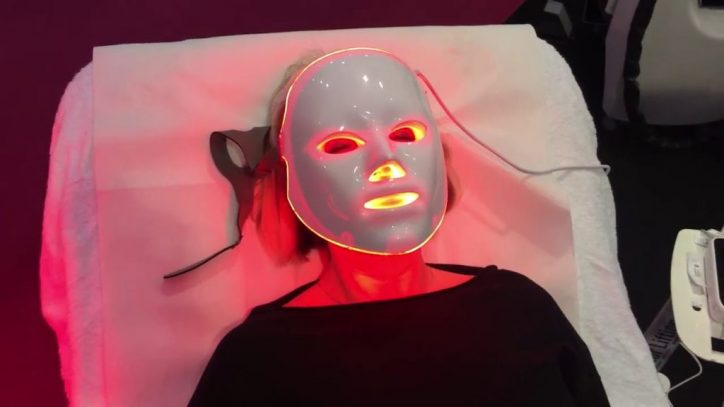 Πώς κατασκευάζεται η μάσκα LED Le Jeune